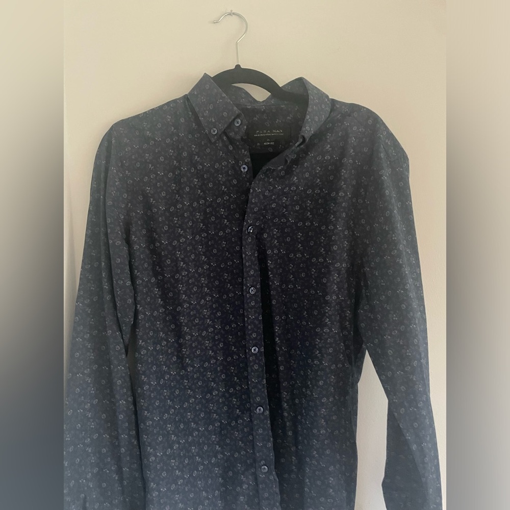 Zara Man Slim Fit Blue Button down with flowers‎ Size Medium